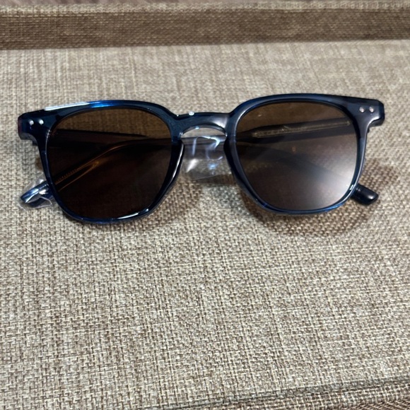Accessories - Stylish Blue Sunglasses
